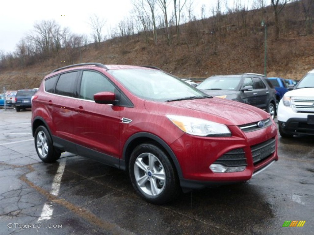 2015 Escape SE 4WD - Ruby Red Metallic / Charcoal Black photo #1