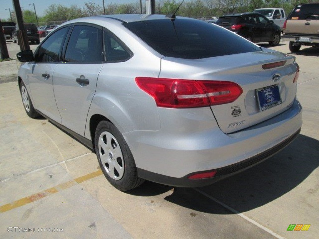 2015 Focus S Sedan - Ingot Silver Metallic / Charcoal Black photo #5