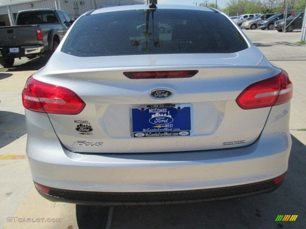 2015 Focus S Sedan - Ingot Silver Metallic / Charcoal Black photo #6