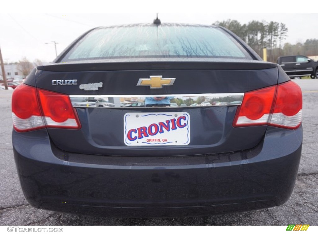 2015 Cruze LS - Blue Ray Metallic / Jet Black/Medium Titanium photo #6