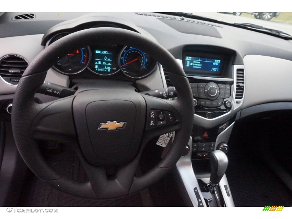2015 Cruze LS - Blue Ray Metallic / Jet Black/Medium Titanium photo #10