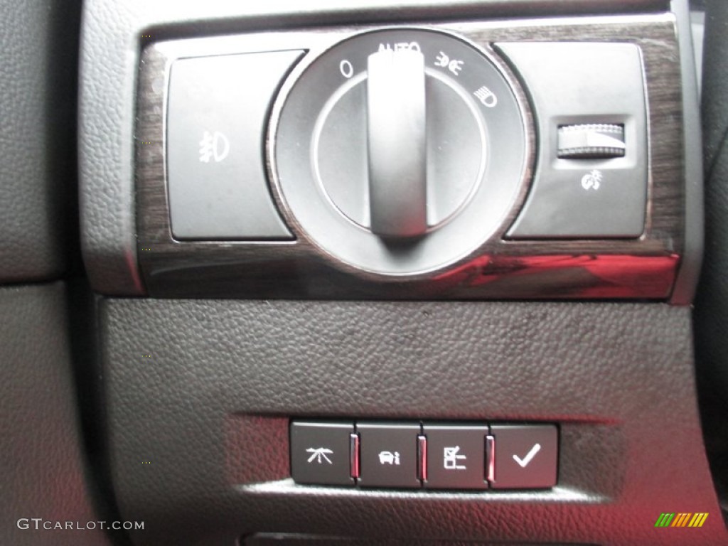 2015 Chevrolet Captiva Sport LTZ Controls Photos