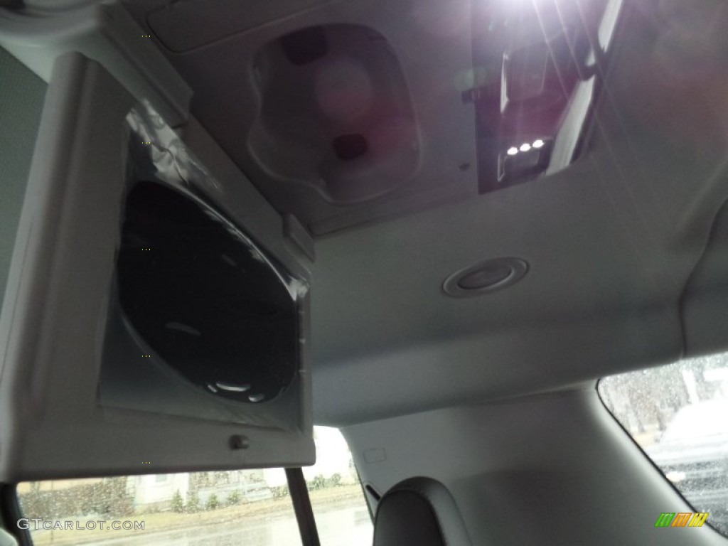 2015 Suburban LT 4WD - Black / Jet Black photo #36