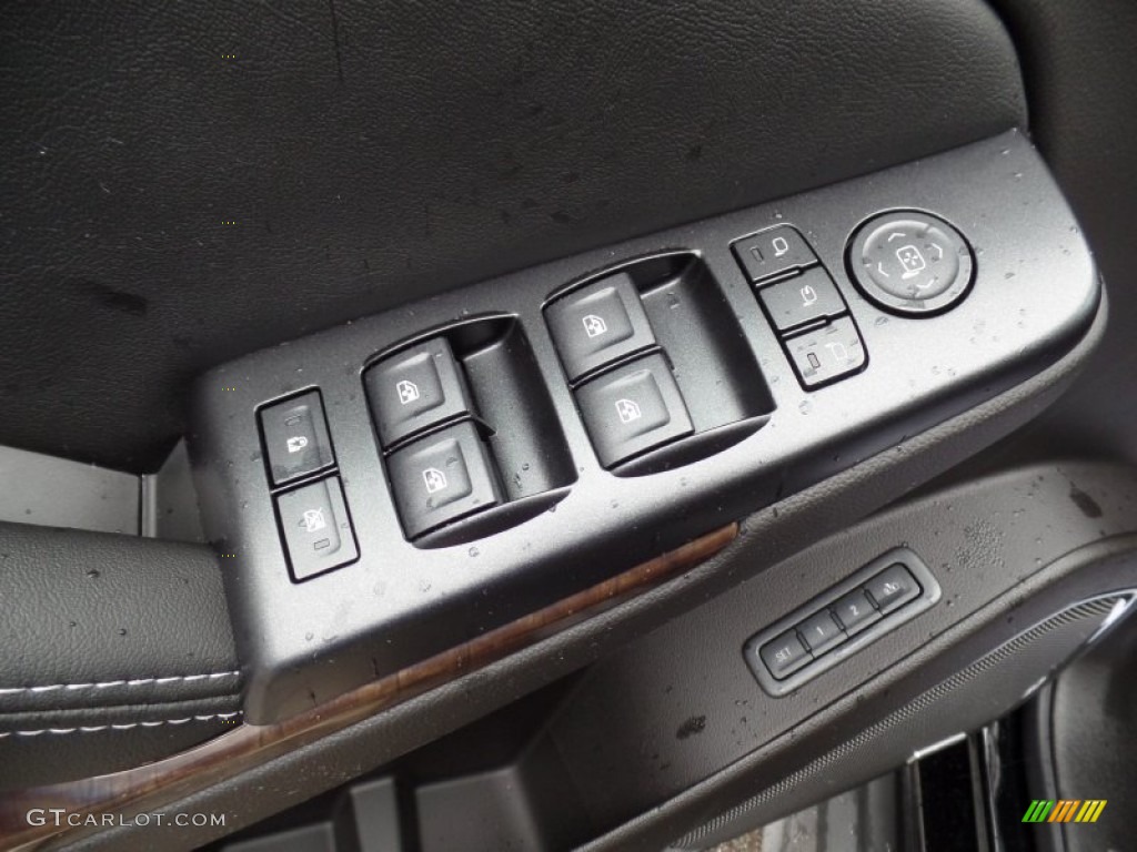 2015 Suburban LT 4WD - Black / Jet Black photo #41