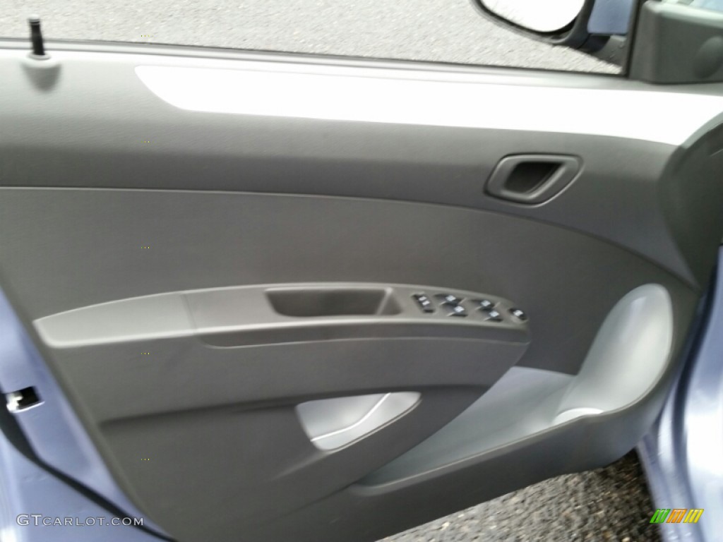 2015 Chevrolet Spark LT Silver/Silver Door Panel Photo #102561763
