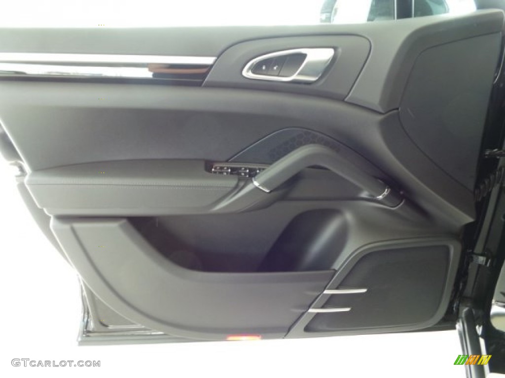 2016 Porsche Cayenne Standard Cayenne Model Black Door Panel Photo #102562411