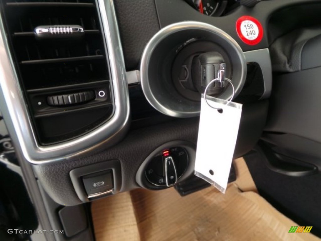 2016 Porsche Cayenne Standard Cayenne Model Keys Photos