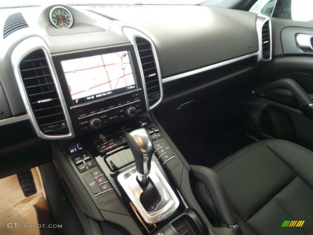 2016 Porsche Cayenne Standard Cayenne Model Controls Photo #102562492