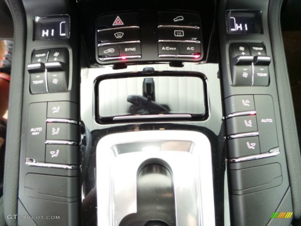 2016 Porsche Cayenne Standard Cayenne Model Controls Photo #102562612