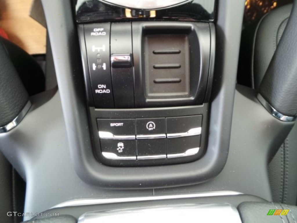 2016 Porsche Cayenne Standard Cayenne Model Controls Photo #102562627