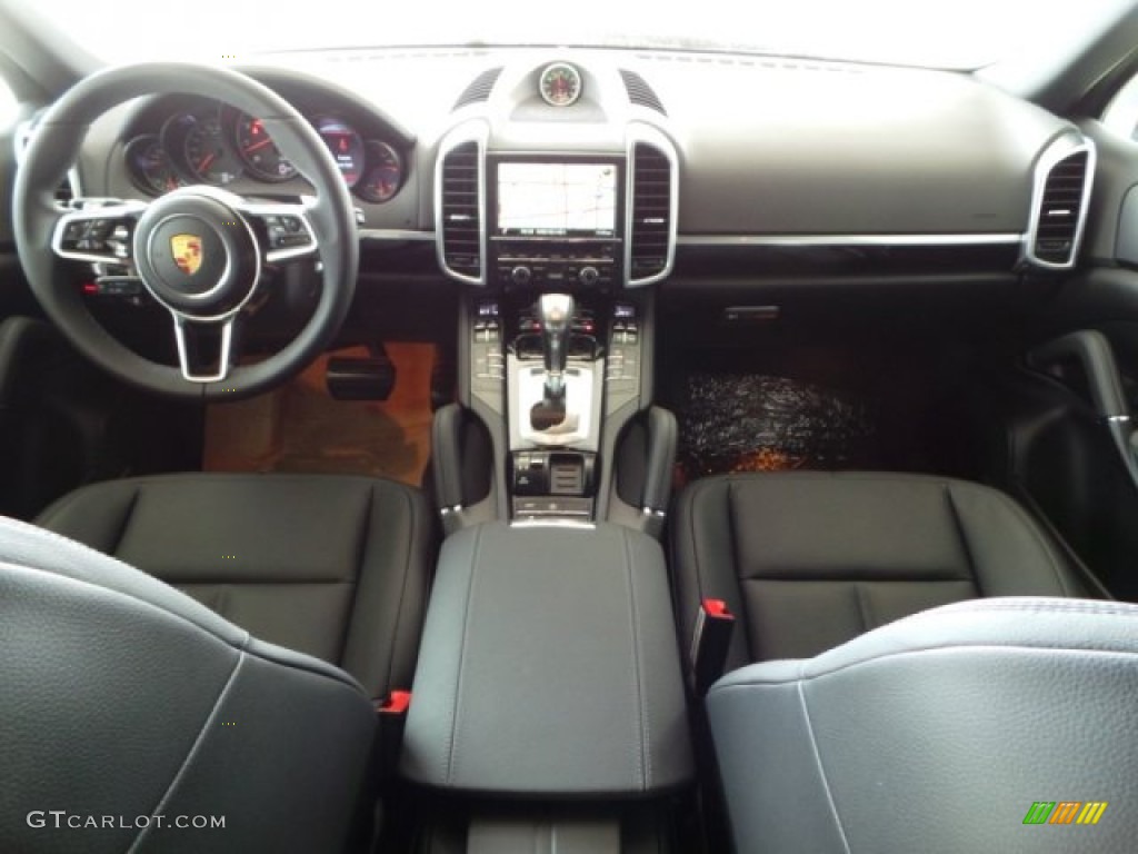 Black Interior 2016 Porsche Cayenne Standard Cayenne Model Photo #102562690