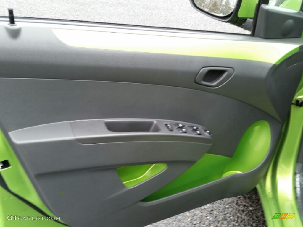 2015 Chevrolet Spark LT Green/Green Door Panel Photo #102563833