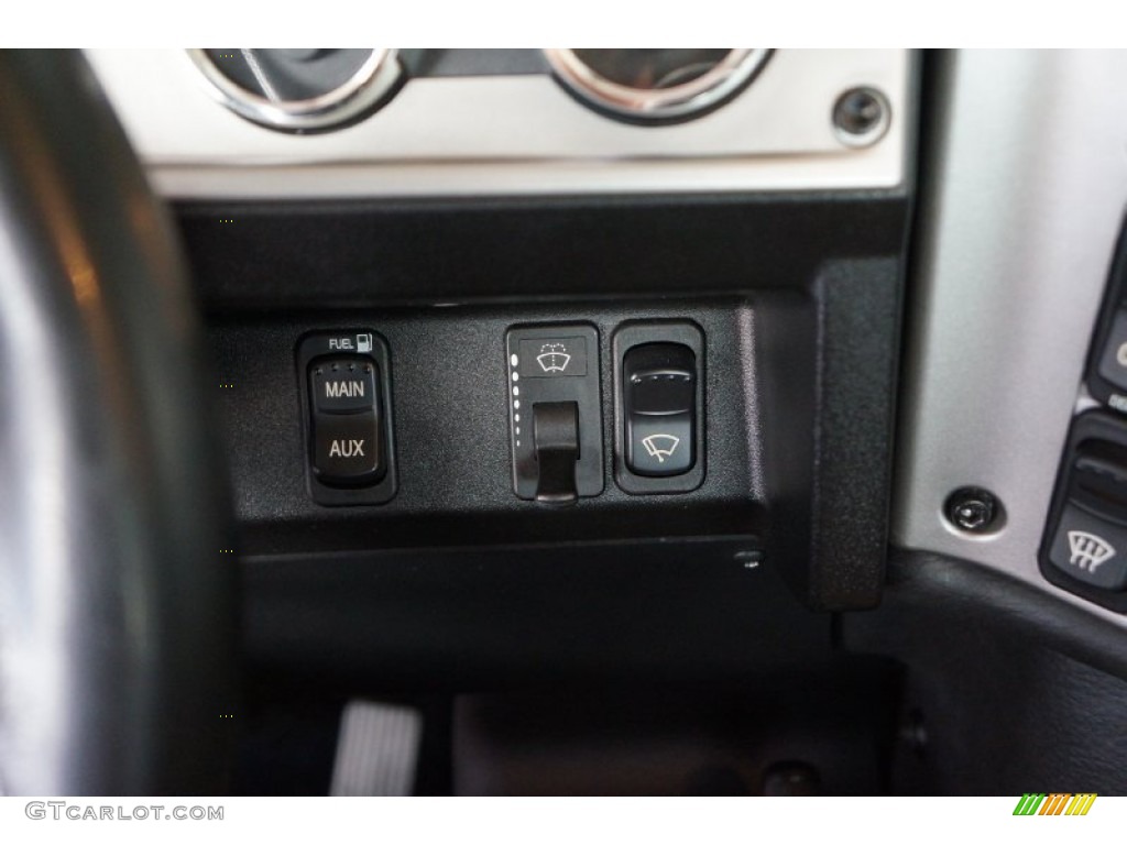 2004 Hummer H1 Wagon Controls Photo #102565318