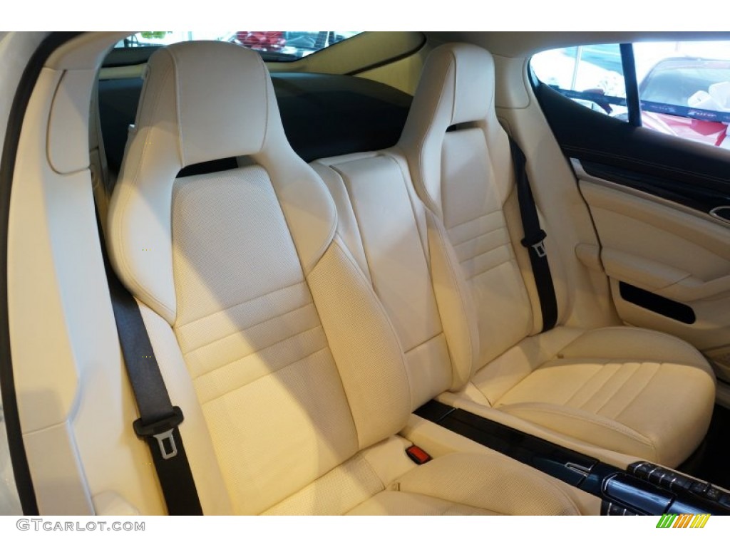 Black/Cream Interior 2015 Porsche Panamera Standard Panamera Model Photo #102566581