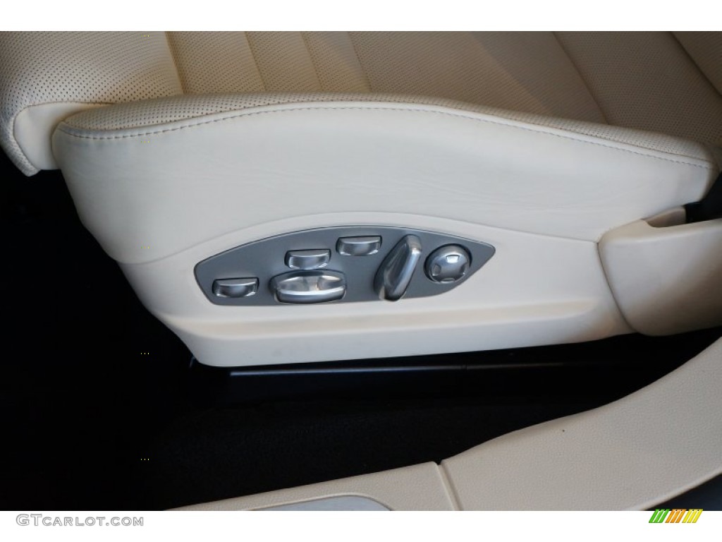 2015 Porsche Panamera Standard Panamera Model Controls Photo #102566815