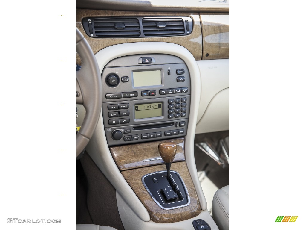 2007 Jaguar X-Type 3.0 Controls Photo #102568371