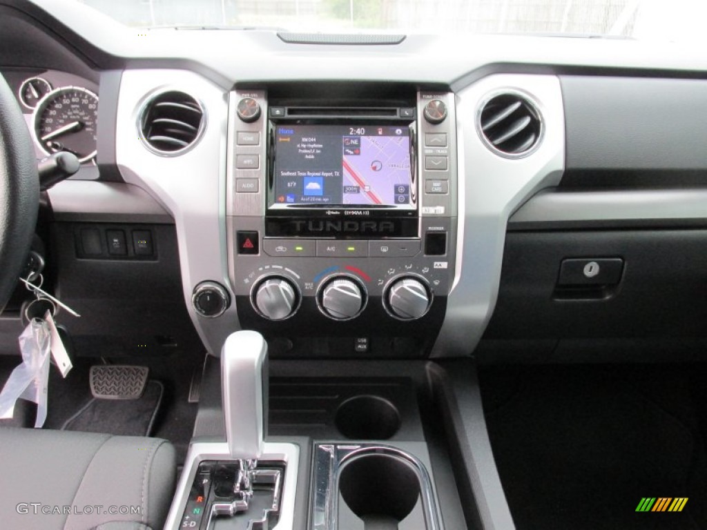 2015 Toyota Tundra SR5 CrewMax 4x4 Controls Photo #102575384