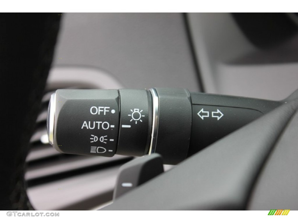 2016 Acura MDX SH-AWD Technology Controls Photo #102576544