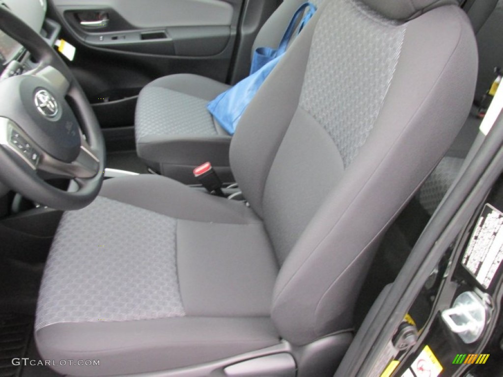 Black Interior 2015 Toyota Yaris 5-Door LE Photo #102578455