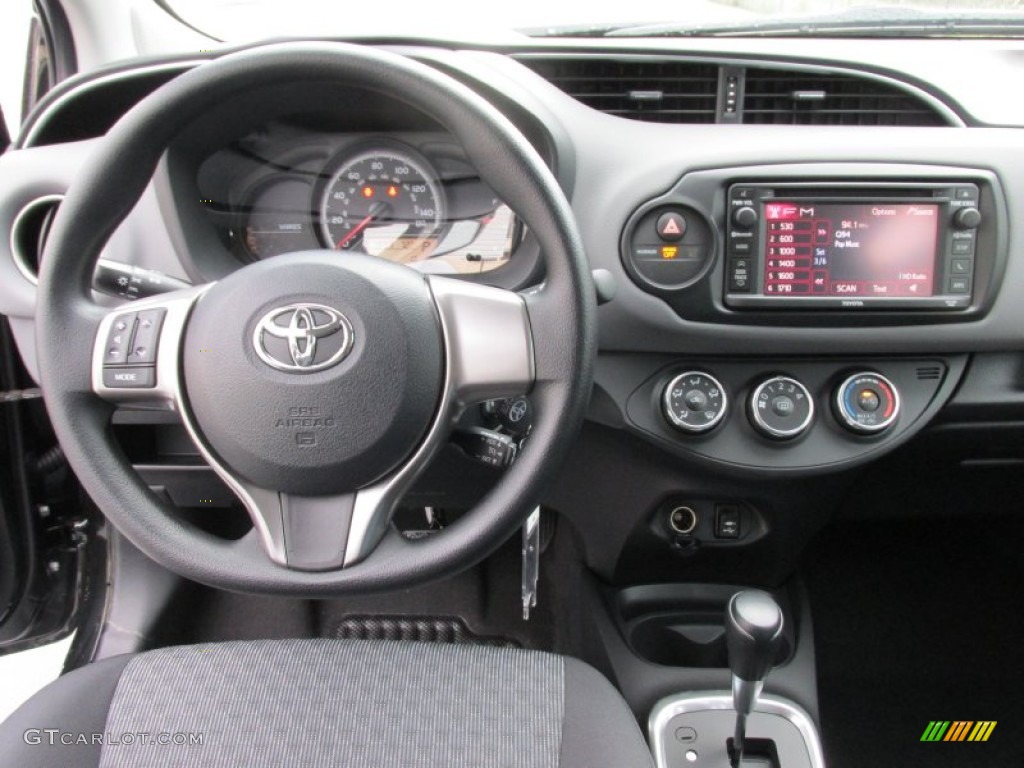 2015 Toyota Yaris 5-Door LE Dashboard Photos