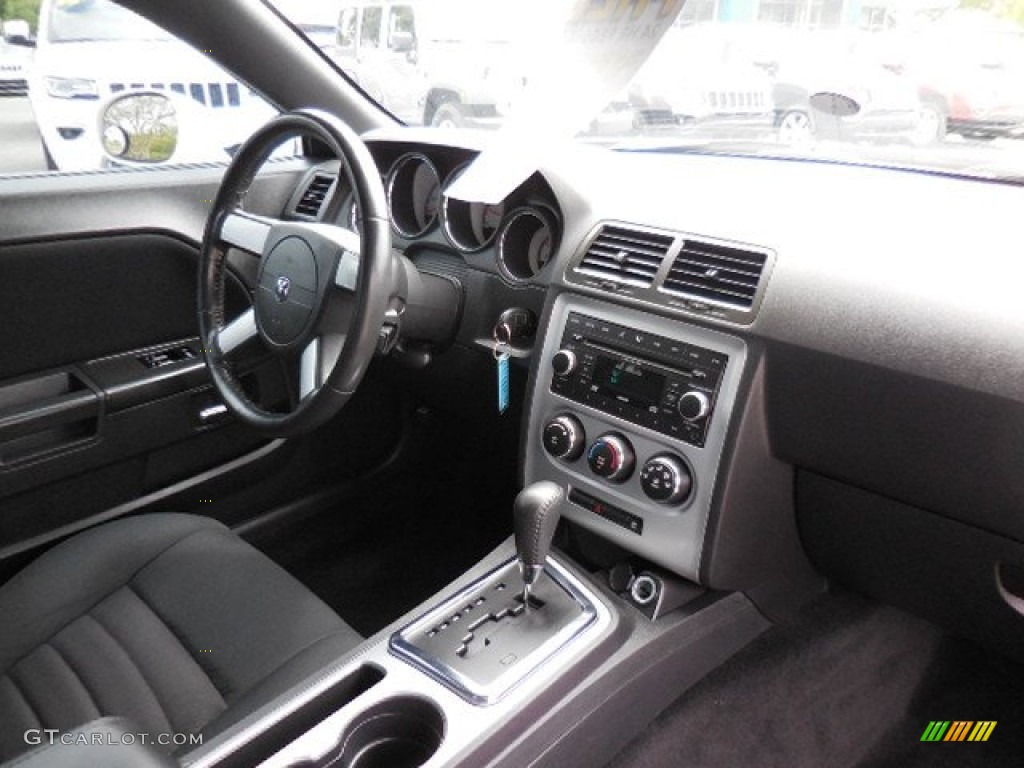 2009 Challenger SE - Stone White / Dark Slate Gray photo #11