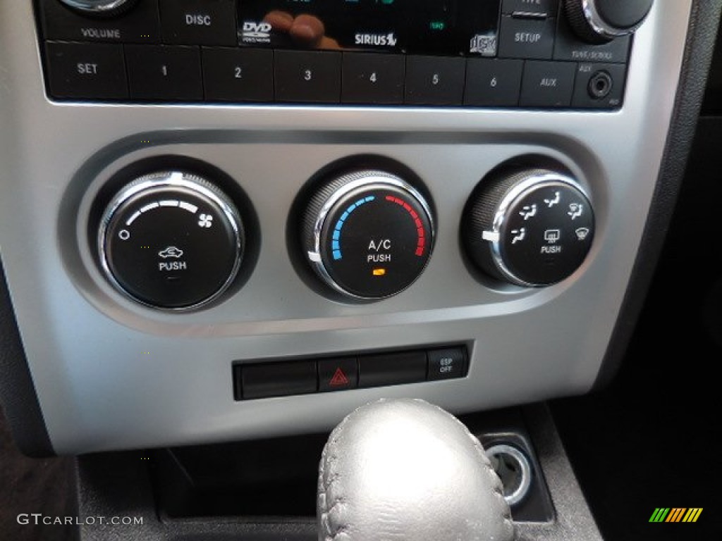 2009 Challenger SE - Stone White / Dark Slate Gray photo #20