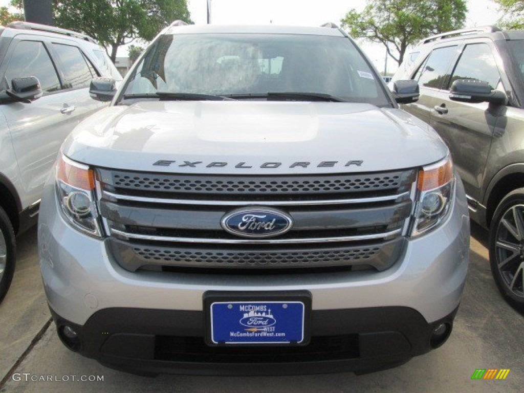 2015 Explorer XLT - Ingot Silver / Charcoal Black photo #3