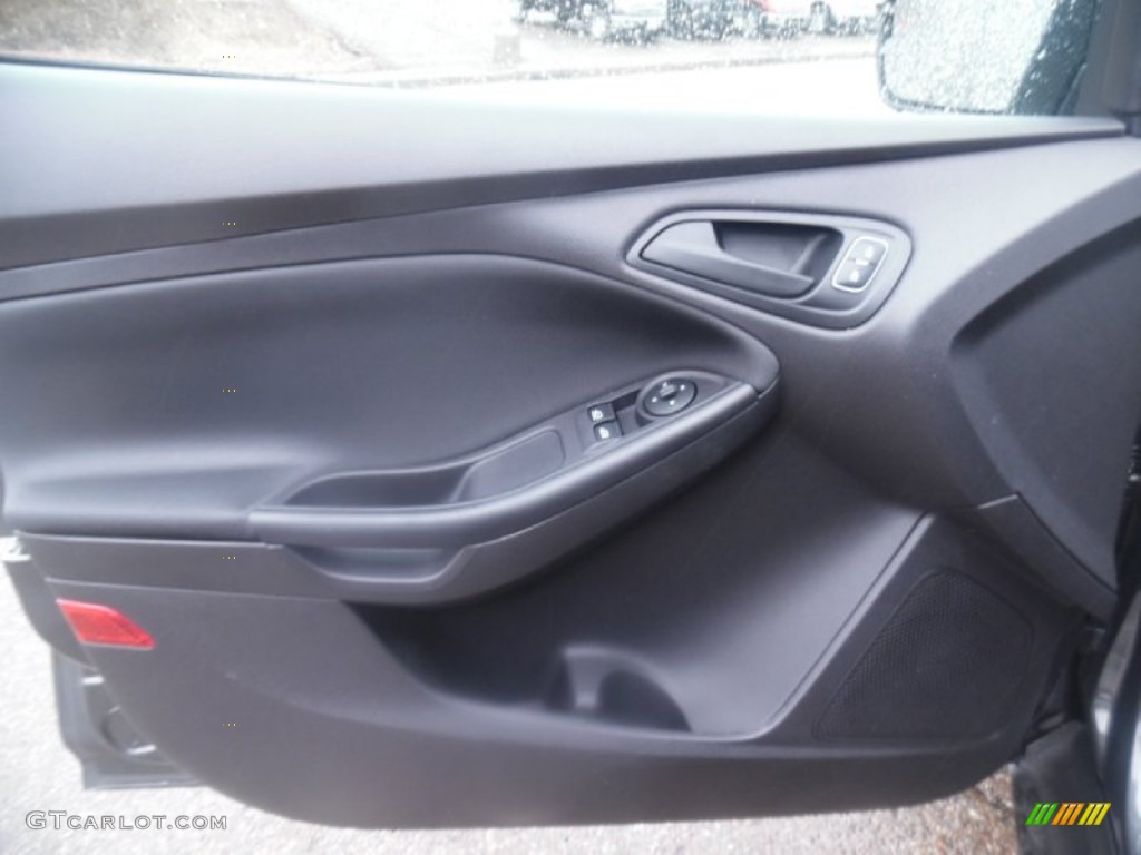 2015 Focus S Sedan - Magnetic Metallic / Charcoal Black photo #14