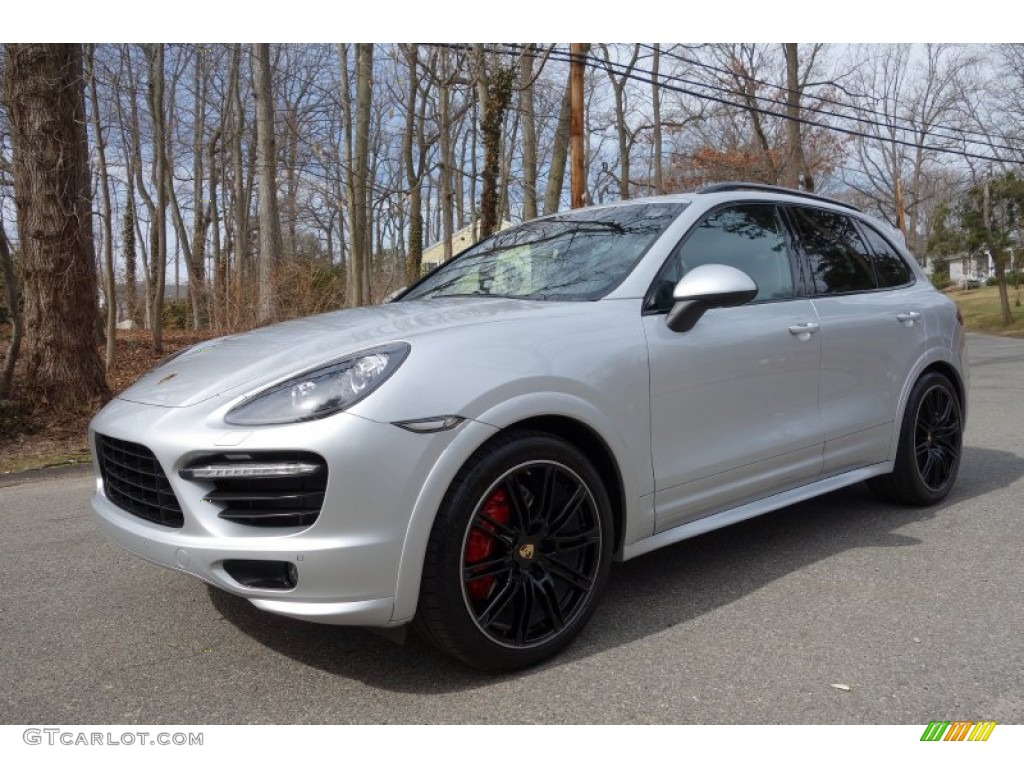 2013 Porsche Cayenne GTS Exterior Photos