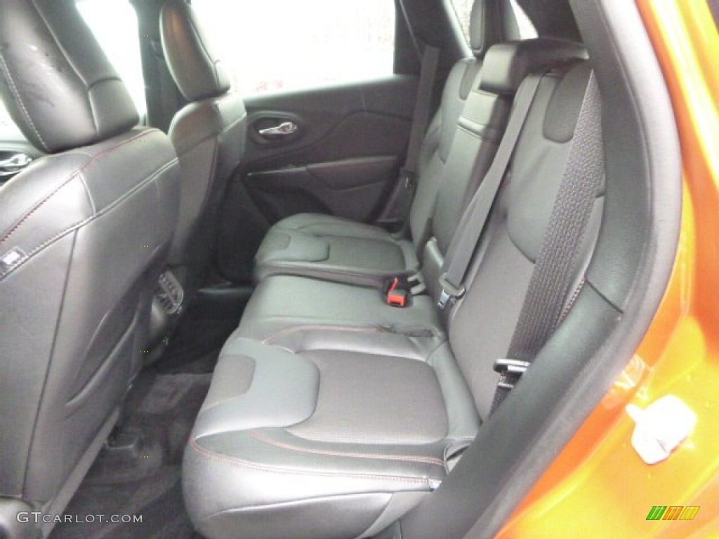 2015 Jeep Cherokee Trailhawk 4x4 Rear Seat Photo #102598922