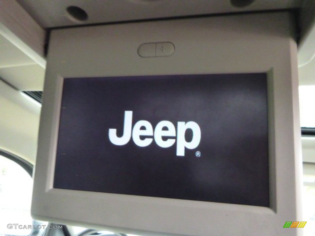 2008 Grand Cherokee Limited 4x4 - Bright Silver Metallic / Dark Khaki/Light Graystone photo #12