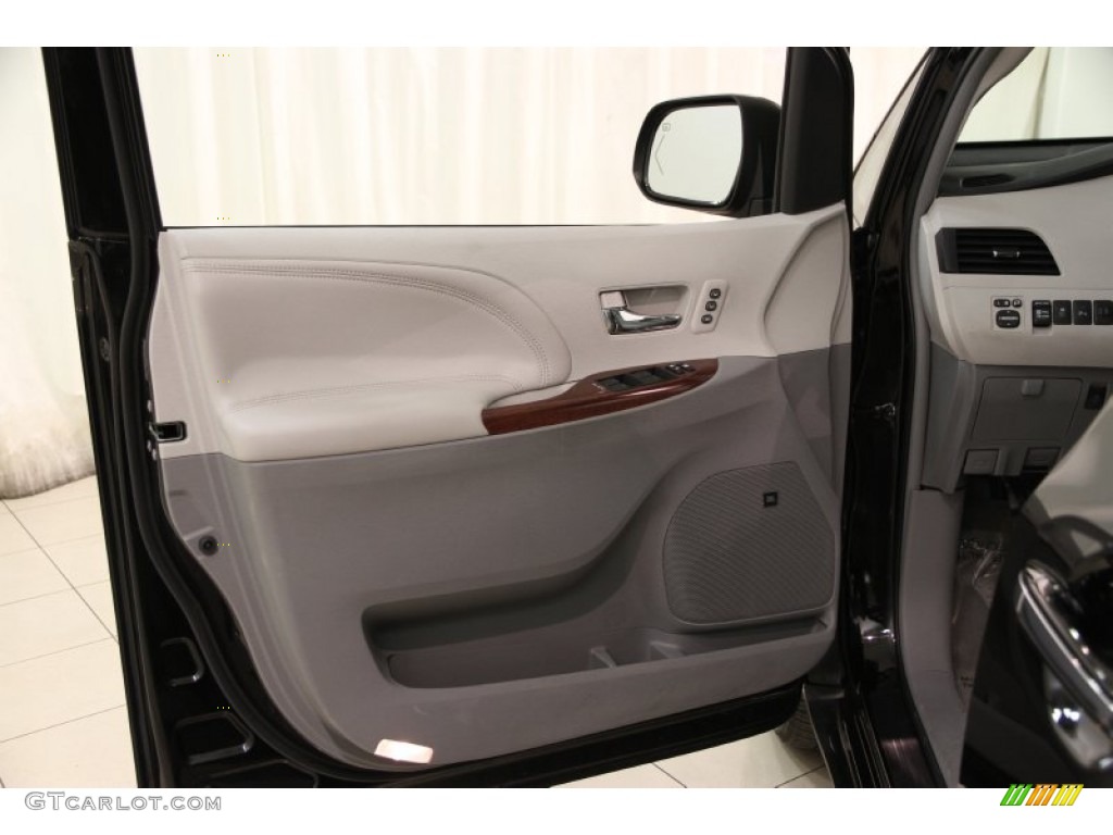 2011 Toyota Sienna Limited AWD Light Gray Door Panel Photo #102604637