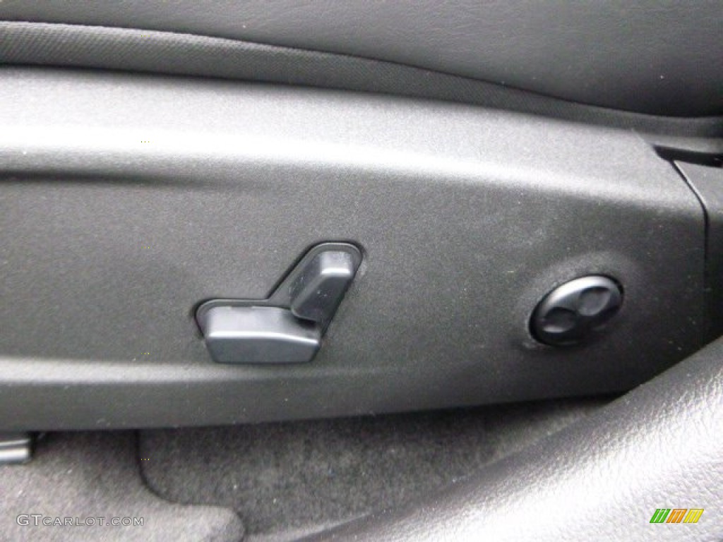 2015 Chrysler 300 S AWD Controls Photo #102608150