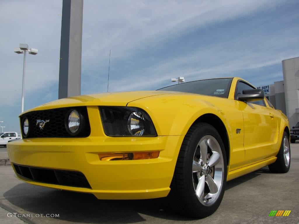 2006 Mustang GT Premium Coupe - Screaming Yellow / Dark Charcoal photo #3