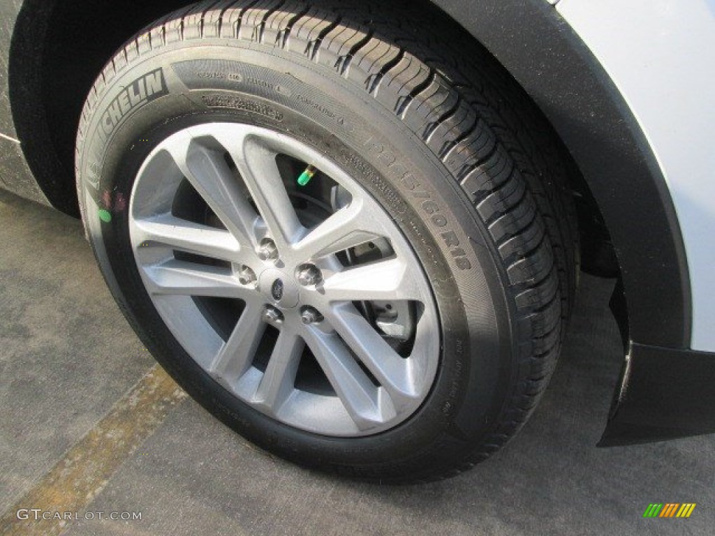 2015 Explorer XLT - Oxford White / Medium Light Stone photo #2