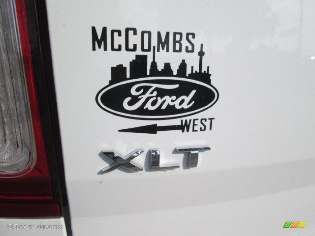 2015 Explorer XLT - Oxford White / Medium Light Stone photo #8