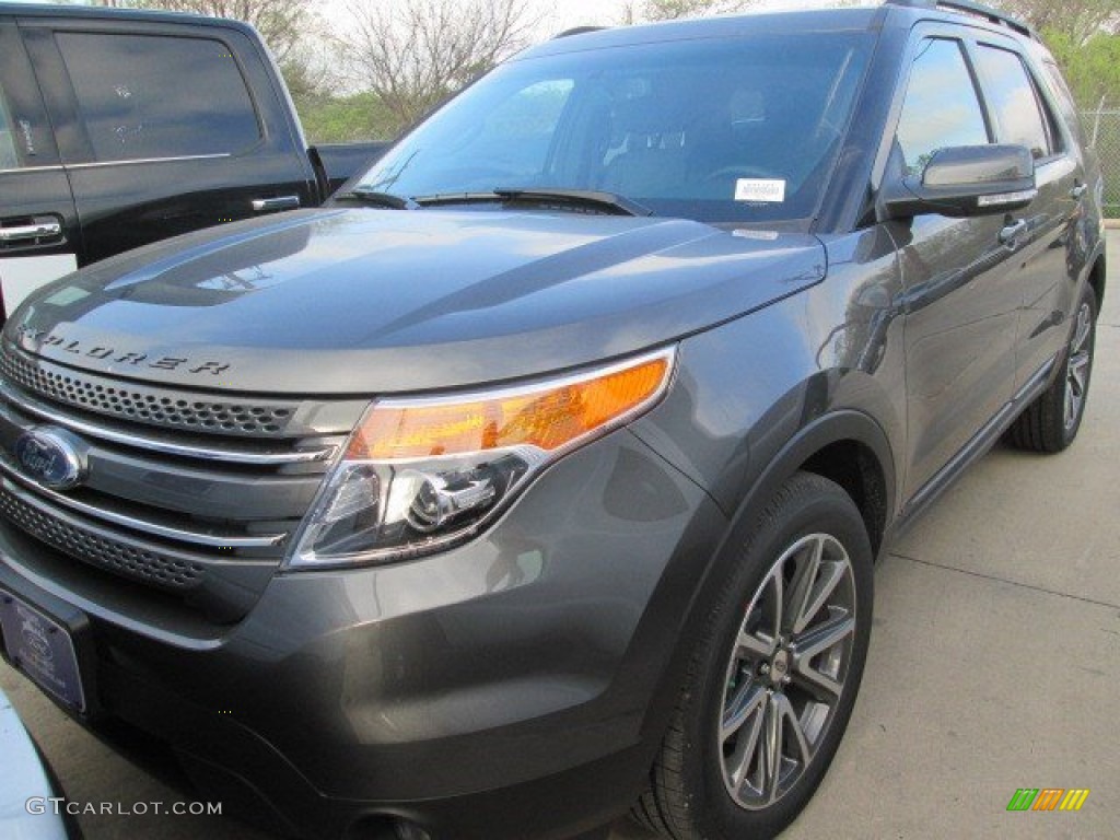 2015 Explorer XLT - Magnetic / Charcoal Black photo #8