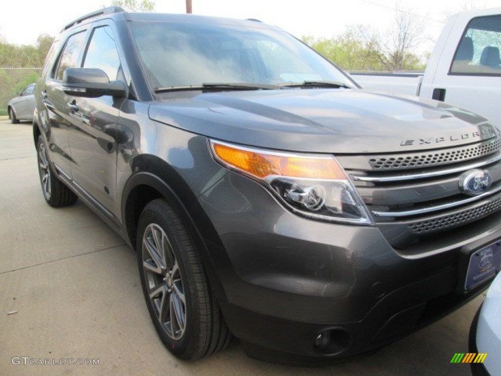 2015 Explorer XLT - Magnetic / Charcoal Black photo #9