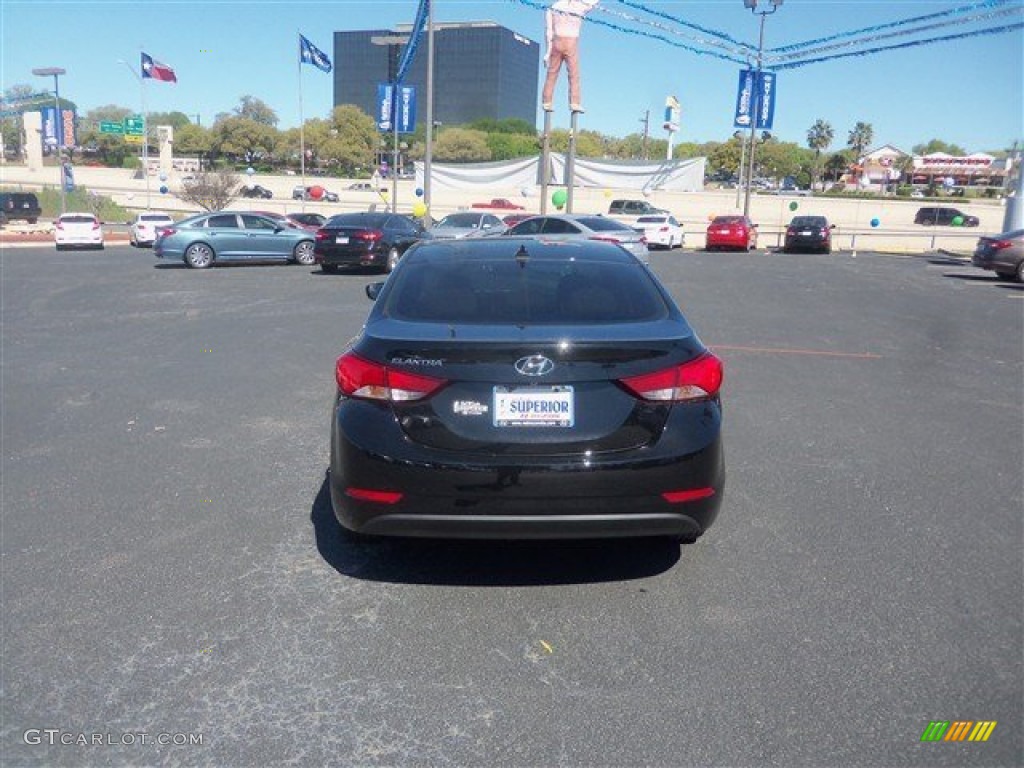 2016 Elantra SE - Phantom Black / Beige photo #7