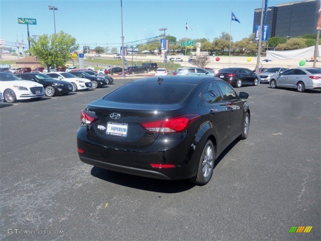 2016 Elantra SE - Phantom Black / Beige photo #8