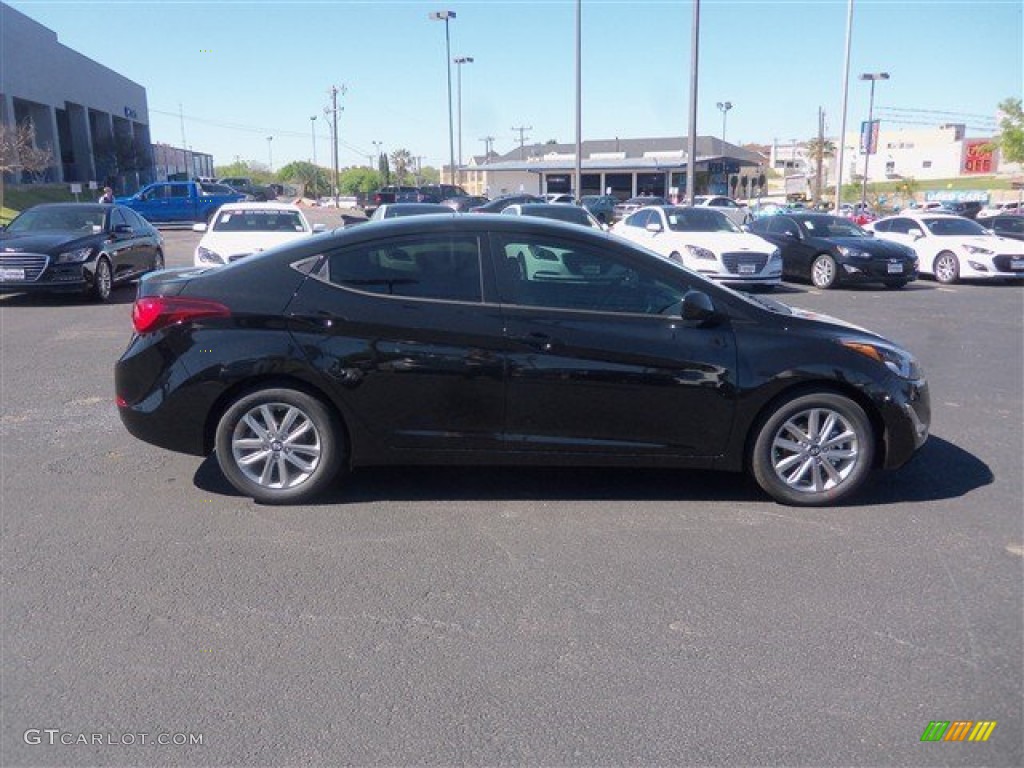 2016 Elantra SE - Phantom Black / Beige photo #9