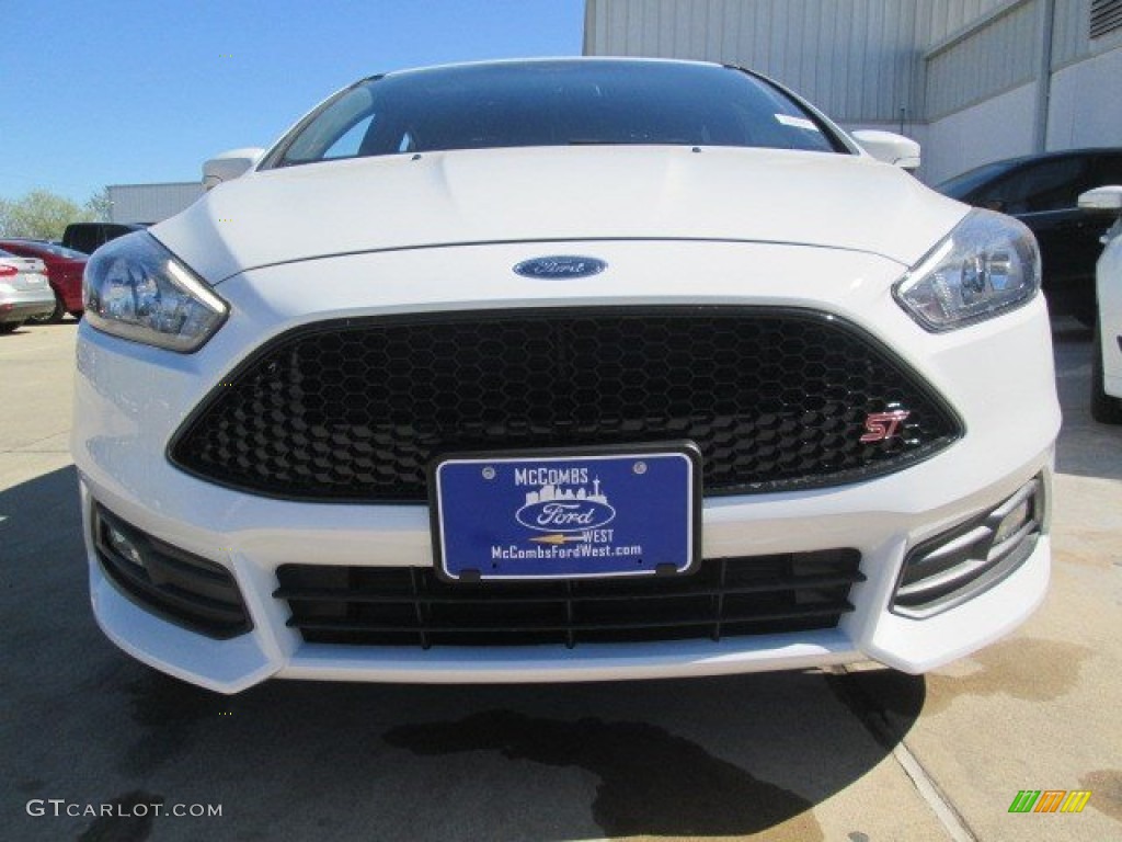 2015 Focus ST Hatchback - Oxford White / ST Charcoal Black photo #3