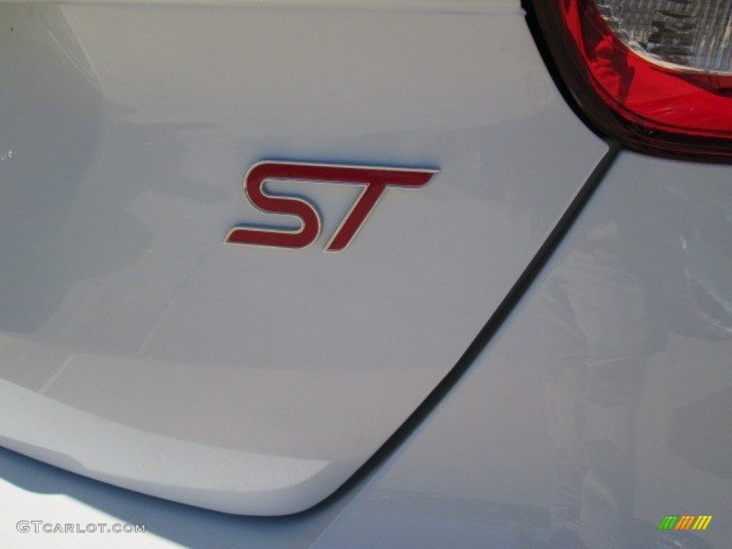 2015 Ford Focus ST Hatchback Marks and Logos Photo #102624478