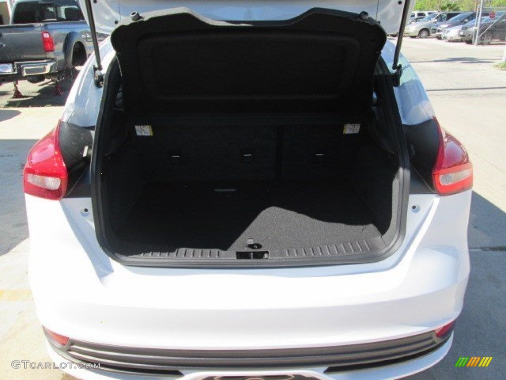 2015 Ford Focus ST Hatchback Trunk Photo #102624532