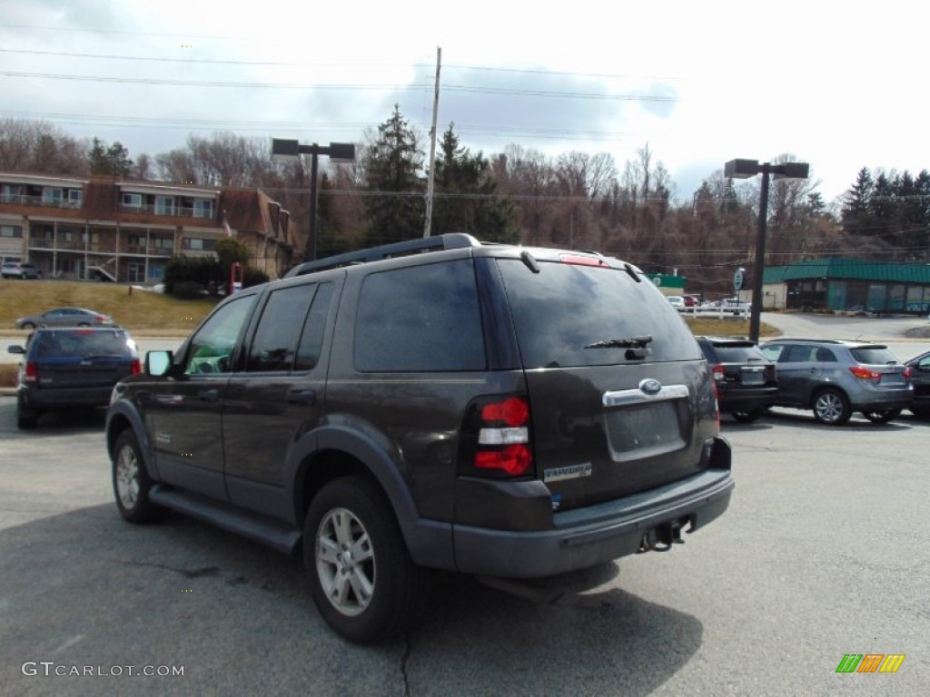 2006 Explorer XLT 4x4 - Dark Stone Metallic / Stone photo #3