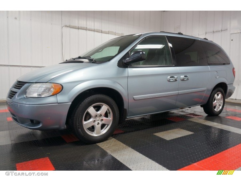 2005 Grand Caravan SE - Butane Blue Pearl / Medium Slate Gray photo #2