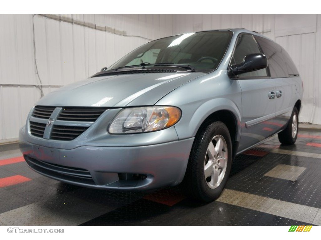 2005 Grand Caravan SE - Butane Blue Pearl / Medium Slate Gray photo #3