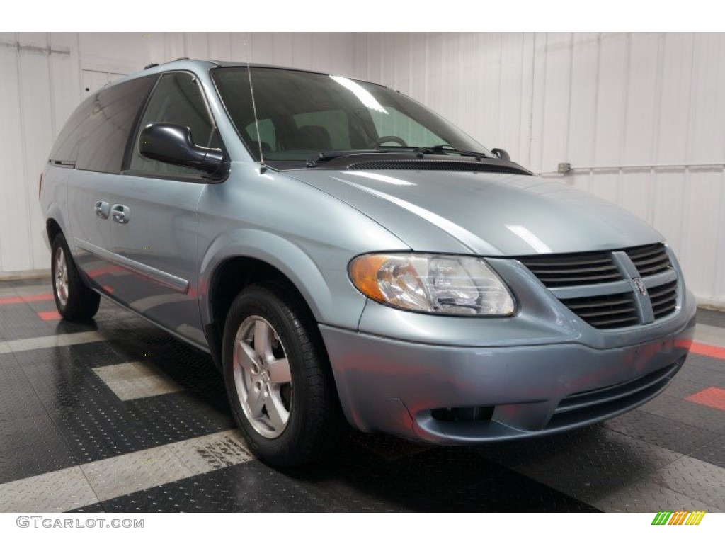 2005 Grand Caravan SE - Butane Blue Pearl / Medium Slate Gray photo #5