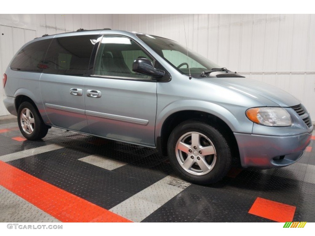 2005 Grand Caravan SE - Butane Blue Pearl / Medium Slate Gray photo #6