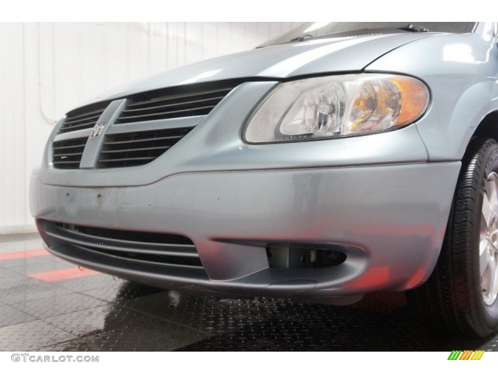 2005 Grand Caravan SE - Butane Blue Pearl / Medium Slate Gray photo #40